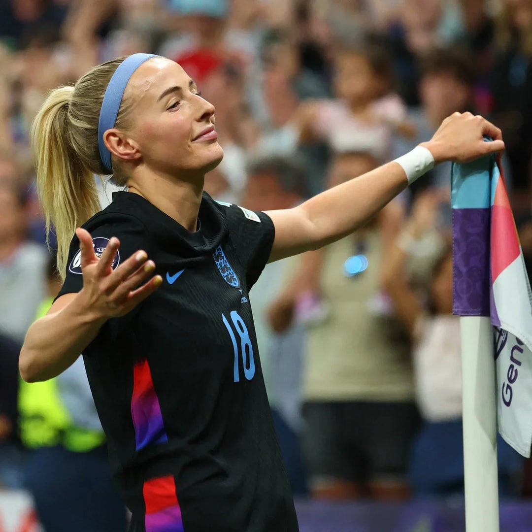 Chloe Kelly at the corner flag: one celebration, one tee