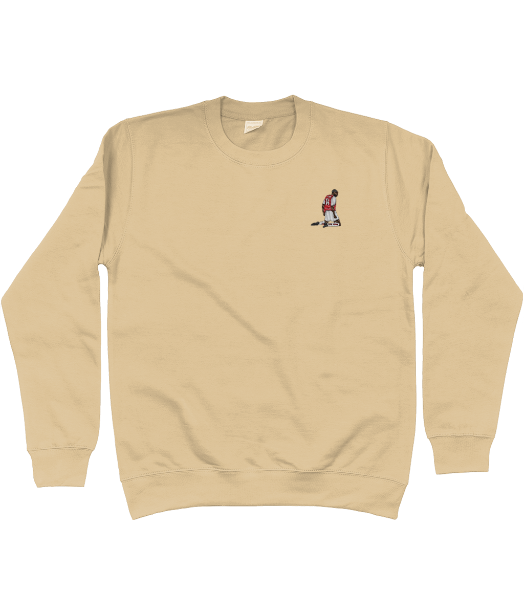 Henry Knee Slide embroidered Arsenal sweatshirt in Desert Sand, Legends in Thread
