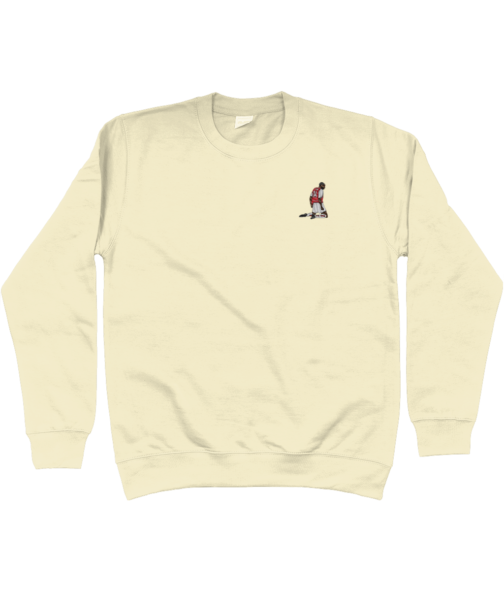 Henry Knee Slide embroidered Arsenal sweatshirt in Vanilla Milkshake, Legends in Thread